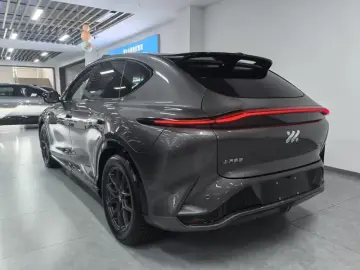 2023 IM Motors (Zhiji) LS7 с пробегом 100 км