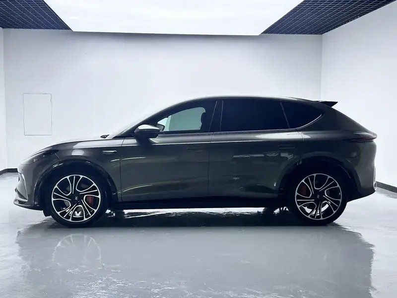 2023 IM Motors (Zhiji) LS7 с пробегом 77 200 км
