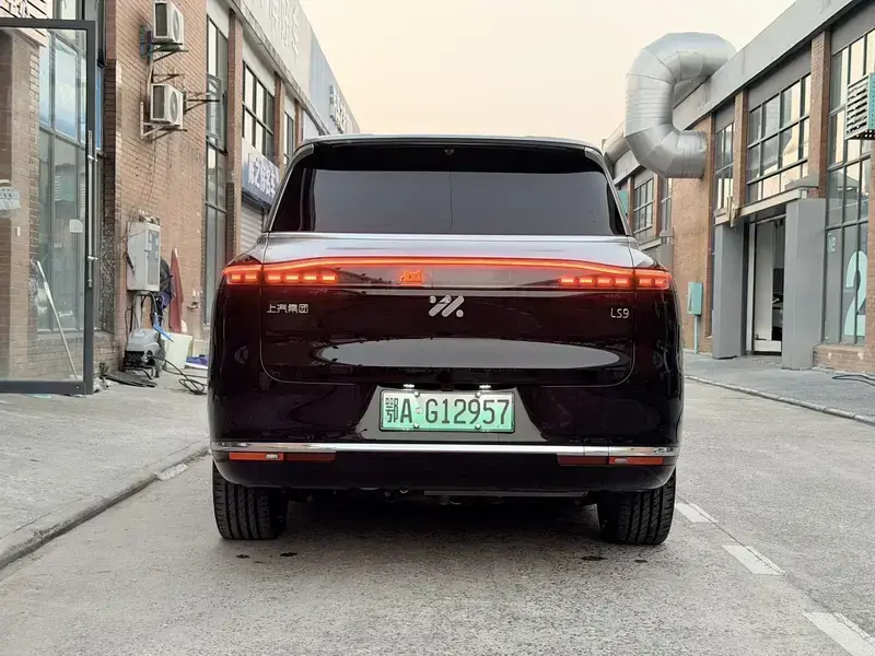 2026 IM Motors (Zhiji) LS9 с пробегом 25 000 км
