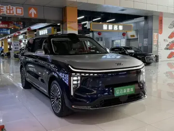 2026 IM Motors (Zhiji) LS9 с пробегом 11 000 км