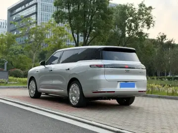 2026 IM Motors (Zhiji) LS9 с пробегом 14 000 км