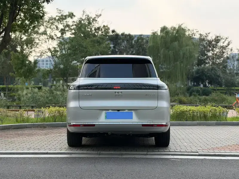 2026 IM Motors (Zhiji) LS9 с пробегом 14 000 км