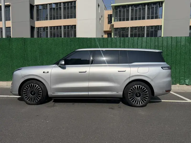 2026 IM Motors (Zhiji) LS9 с пробегом 17 000 км