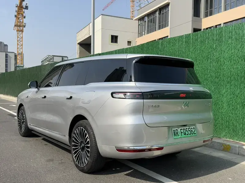 2026 IM Motors (Zhiji) LS9 с пробегом 17 000 км