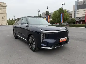 2026 IM Motors (Zhiji) LS9 с пробегом 7 900 км