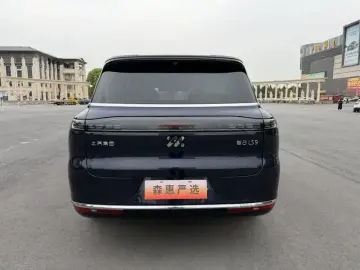 2026 IM Motors (Zhiji) LS9 с пробегом 7 900 км