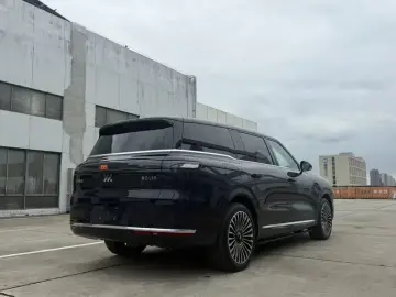 2026 IM Motors (Zhiji) LS9 с пробегом 13 000 км