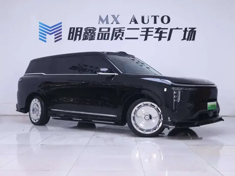 2026 IM Motors (Zhiji) LS9 с пробегом 18 700 км