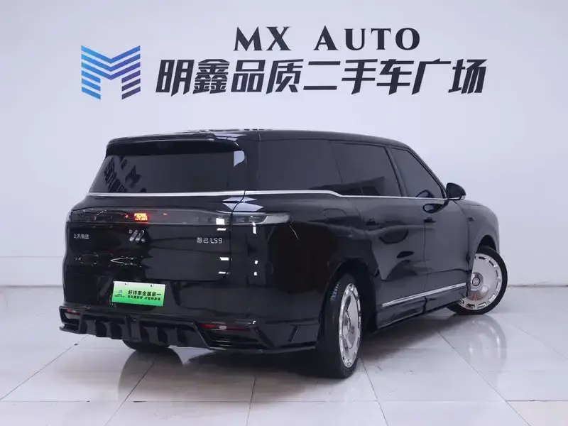 2026 IM Motors (Zhiji) LS9 с пробегом 18 700 км