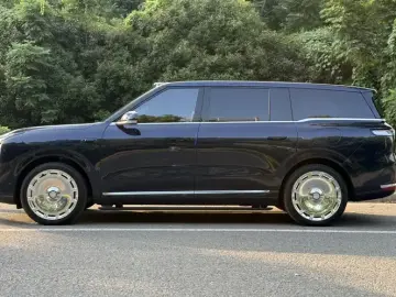 2026 IM Motors (Zhiji) LS9 с пробегом 10 000 км