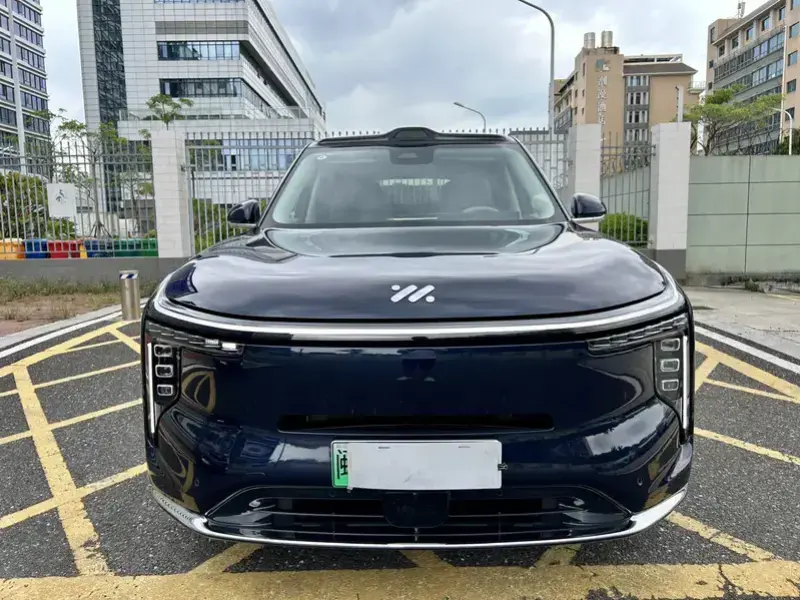 2026 IM Motors (Zhiji) LS9 с пробегом 15 000 км