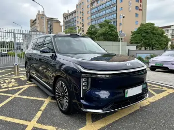 2026 IM Motors (Zhiji) LS9 с пробегом 15 000 км