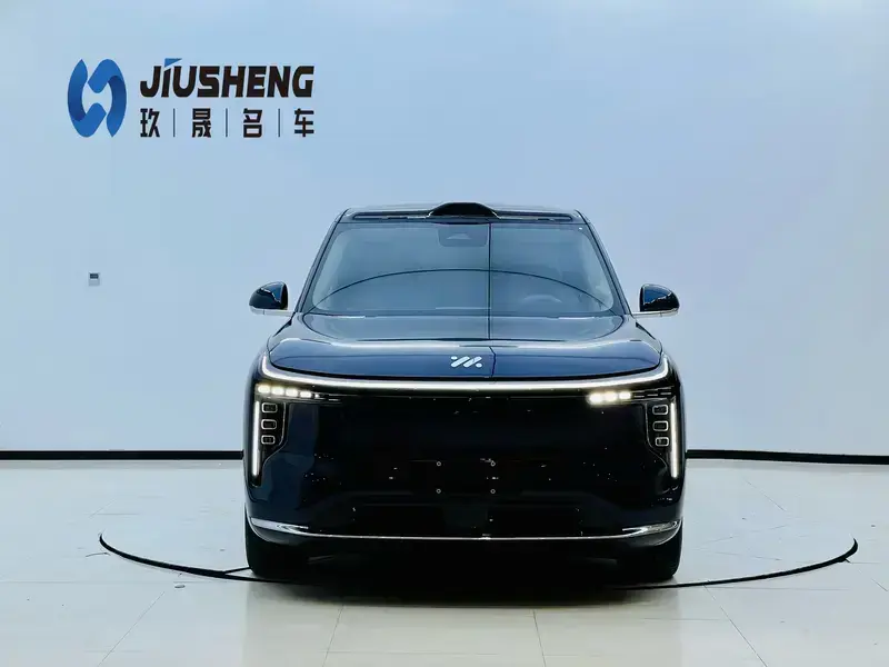 2026 IM Motors (Zhiji) LS9 с пробегом 13 500 км