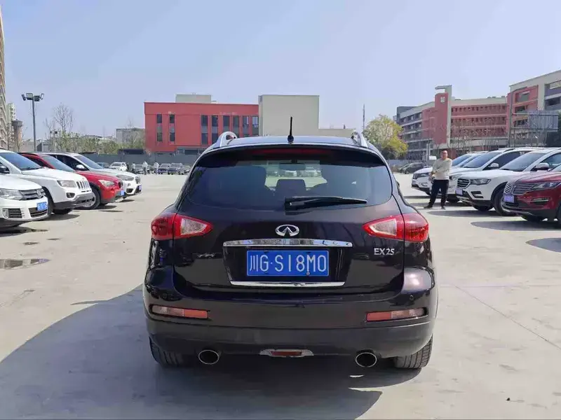 2010 Infiniti EX с пробегом 160 000 км