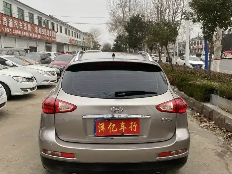 2010 Infiniti EX с пробегом 138 000 км