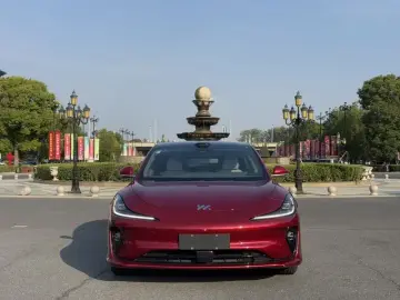 2025 IM Motors (Zhiji) L6 с пробегом 16 000 км