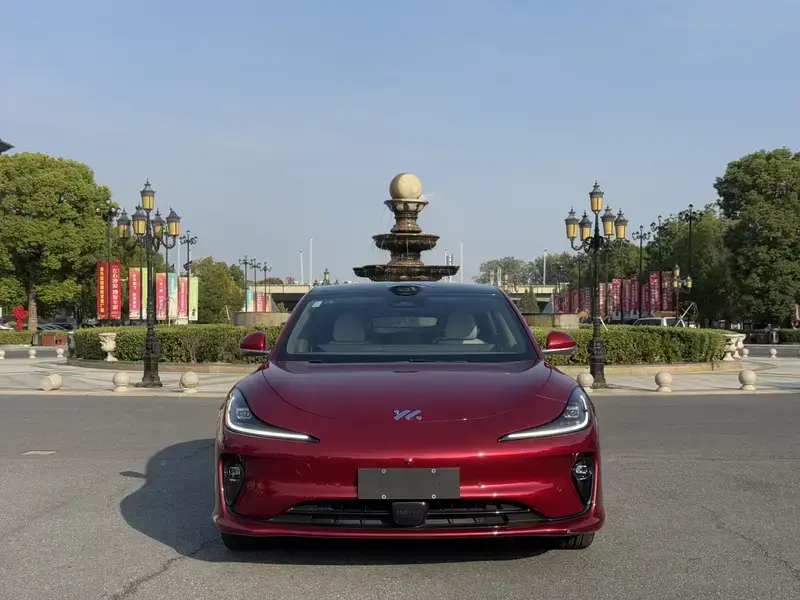 2025 IM Motors (Zhiji) L6 с пробегом 16 000 км