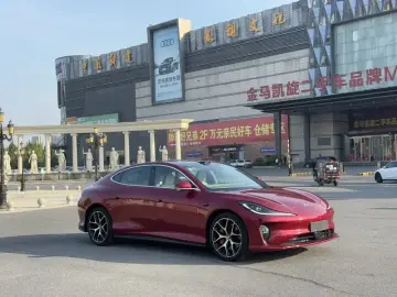 2025 IM Motors (Zhiji) L6 с пробегом 16 000 км