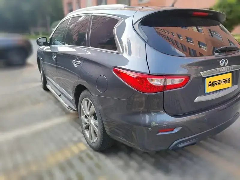 2013 Infiniti JX с пробегом 135 400 км
