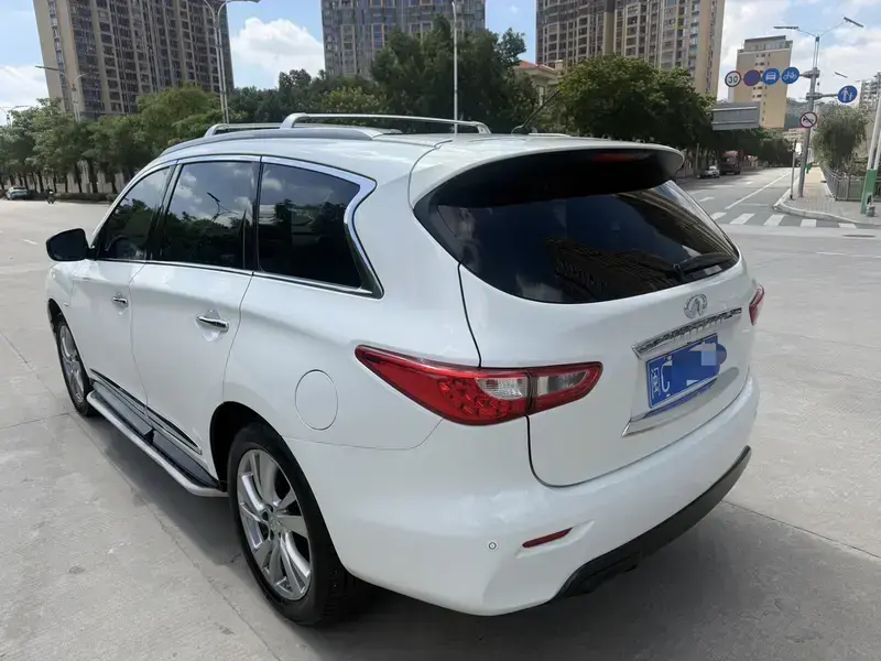 2013 Infiniti JX с пробегом 170 000 км
