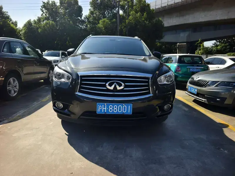 2013 Infiniti JX с пробегом 215 000 км