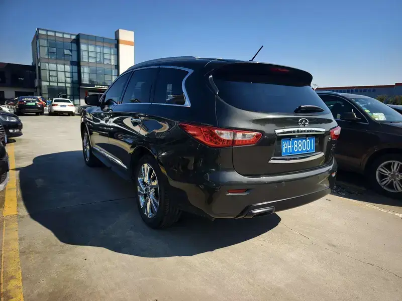 2013 Infiniti JX с пробегом 215 000 км