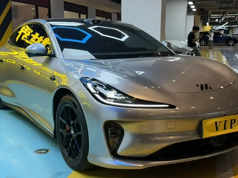 2025 IM Motors (Zhiji) L6 с пробегом 29 000 км