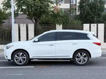 2013 Infiniti JX с пробегом 119 000 км