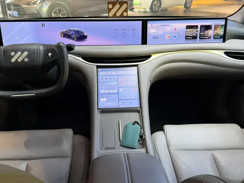2025 IM Motors (Zhiji) L6 с пробегом 20 000 км