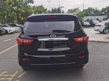 2013 Infiniti JX с пробегом 180 000 км