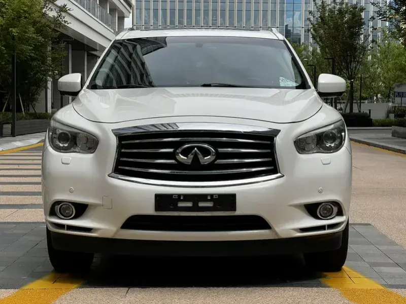 2013 Infiniti JX с пробегом 130 000 км