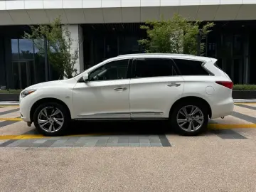 2013 Infiniti JX с пробегом 130 000 км
