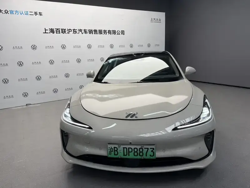 2025 IM Motors (Zhiji) L6 с пробегом 19 000 км
