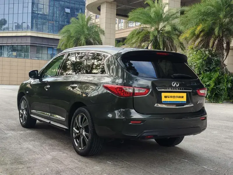 2013 Infiniti JX с пробегом 160 000 км