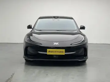 2024 IM Motors (Zhiji) L6 с пробегом 57 100 км