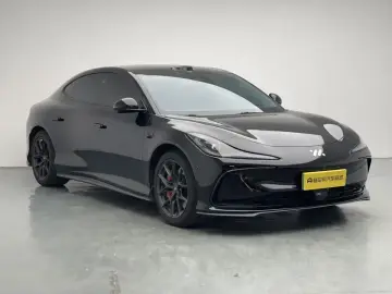 2024 IM Motors (Zhiji) L6 с пробегом 57 100 км