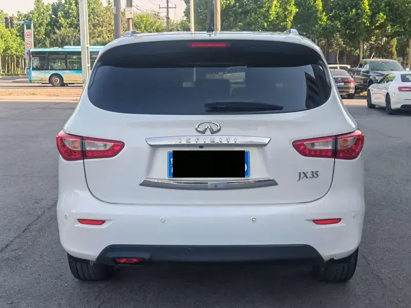 2014 Infiniti JX с пробегом 156 000 км