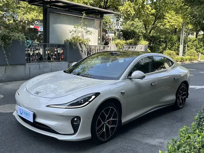 2025 IM Motors (Zhiji) L6 с пробегом 27 000 км