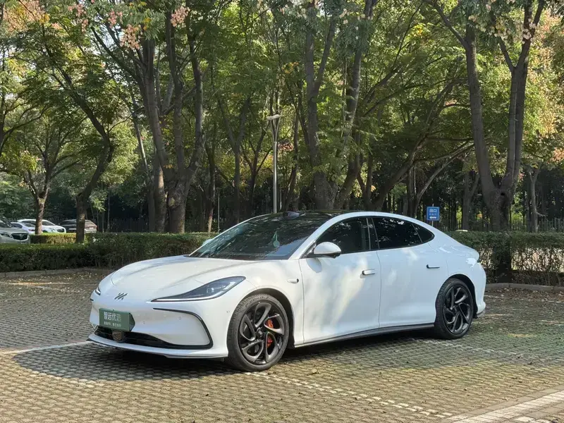 2024 IM Motors (Zhiji) L6 с пробегом 46 000 км