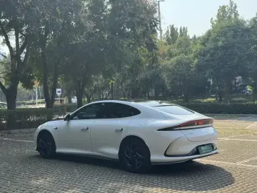2024 IM Motors (Zhiji) L6 с пробегом 46 000 км