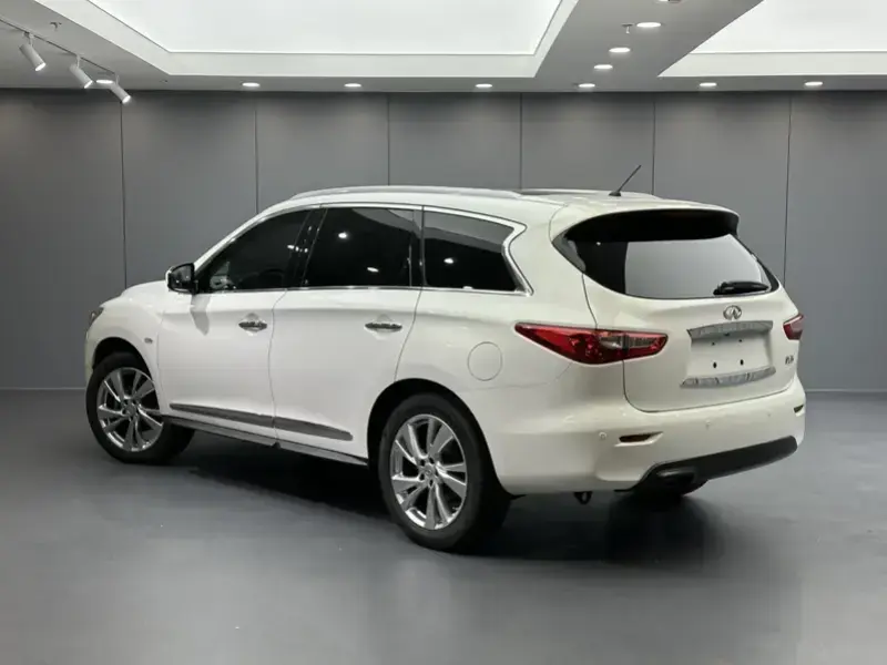 2013 Infiniti JX с пробегом 63 000 км