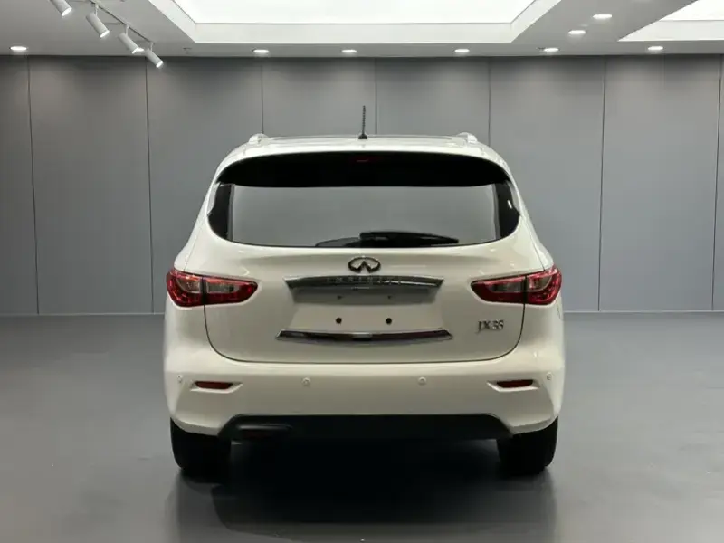2013 Infiniti JX с пробегом 63 000 км