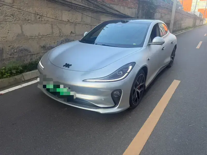 2025 IM Motors (Zhiji) L6 с пробегом 47 000 км