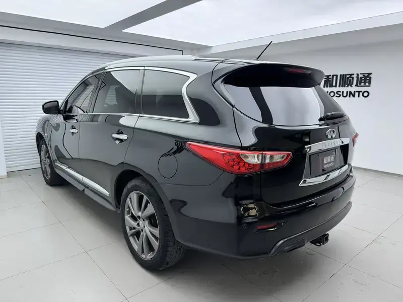2013 Infiniti JX с пробегом 141 000 км