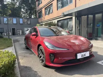 2025 IM Motors (Zhiji) L6 с пробегом 17 000 км