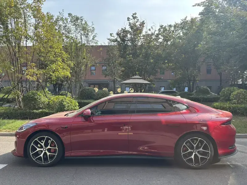 2025 IM Motors (Zhiji) L6 с пробегом 17 000 км