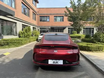 2025 IM Motors (Zhiji) L6 с пробегом 17 000 км