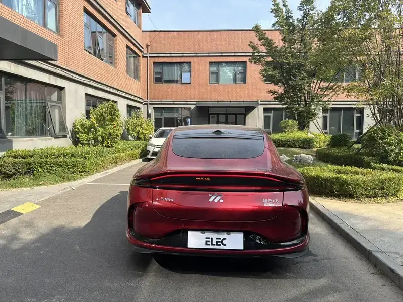 2025 IM Motors (Zhiji) L6 с пробегом 17 000 км