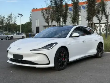 2024 IM Motors (Zhiji) L6 с пробегом 84 000 км
