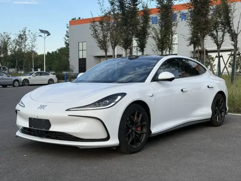 2024 IM Motors (Zhiji) L6 с пробегом 84 000 км